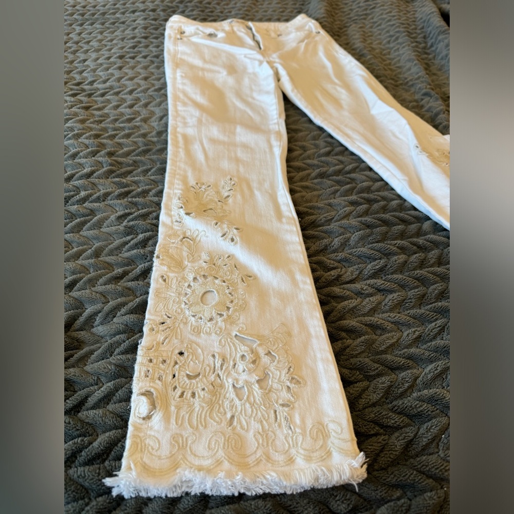 We The Free Embroidered White Jeans size 26